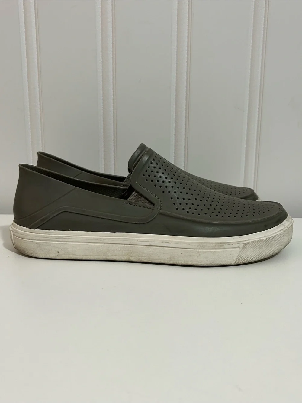 Crocs citilane roka grey perforated slip on
